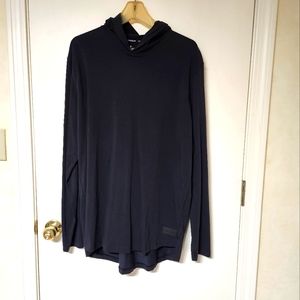 Under Armour black hooded shirt. XXL.